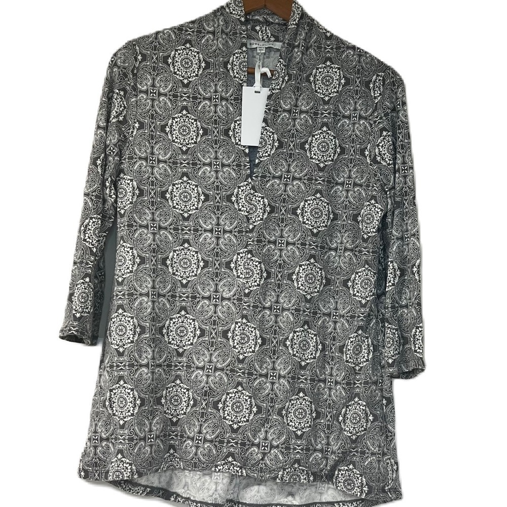 NWT Rose & Olive Black & White Geometric V Neck Blouse Sz L Lightweight Casual